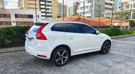 VOLVO XC60 2.0 T5 COMFORT FWD TURBO GASOLINA 4P AUTOMÁTICO VOLVO XC60 2.0 T5 COMFORT FWD TURBO GASOLINA 4P AUTOMÁTICO